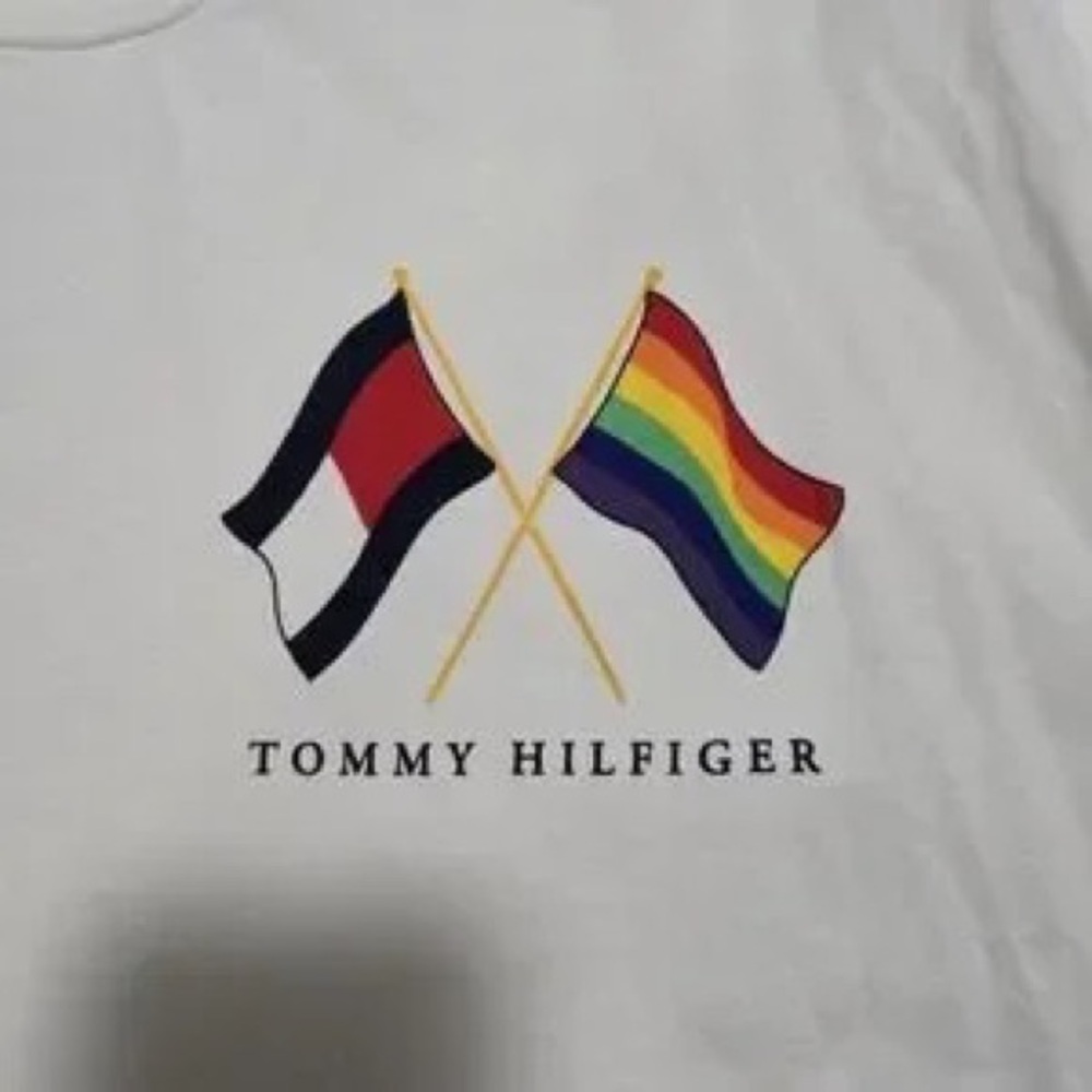 Guess White Short Sleeve Tee with Small Multicolor Chest Print - Picture 4 of 9